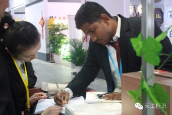 天工標識上海會展完美收官！信報箱引外國友人關(guān)注！